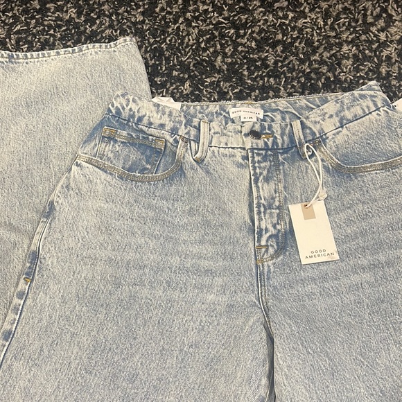 NEW GOOD AMERICAN JEANS - Picture 5 of 6